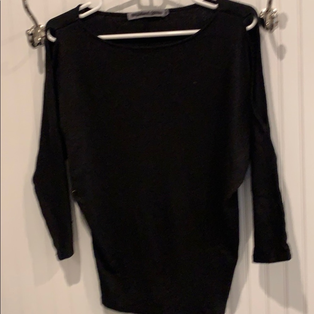 NWOT Michael Stars cold‎ shoulder trendy sweater!